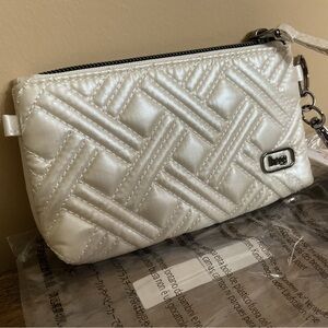 Lug Metro XL Pouch Metallic Cloud. NWT in plastic